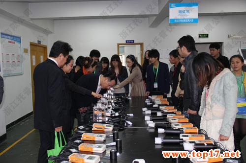 ���^���S